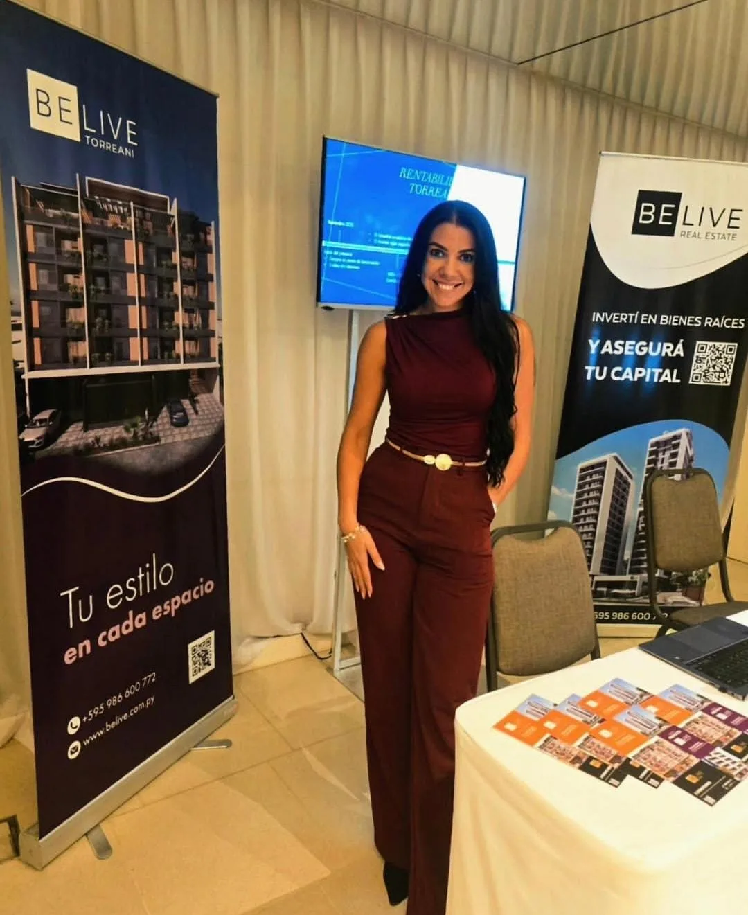 Mariana Soriano en el stand de BeLive Real Estate